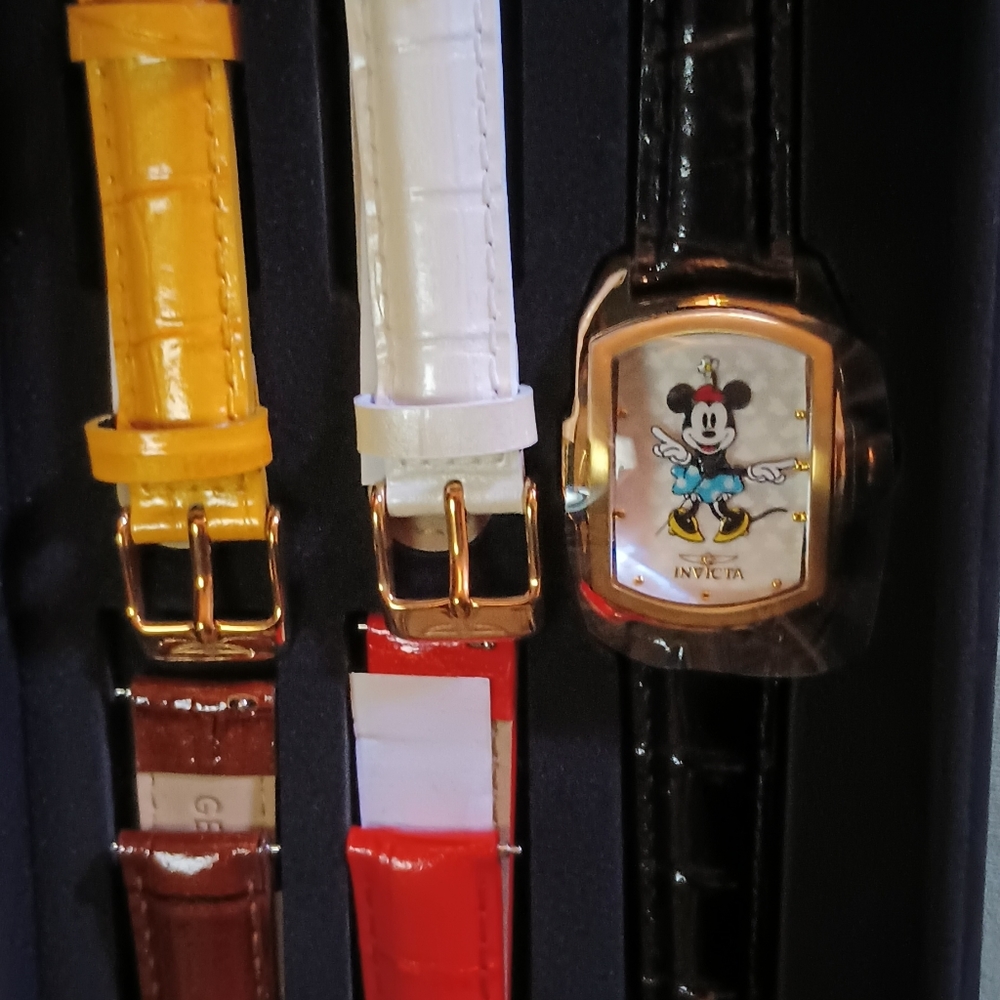 Limited Edition Minnie Mouse watch set